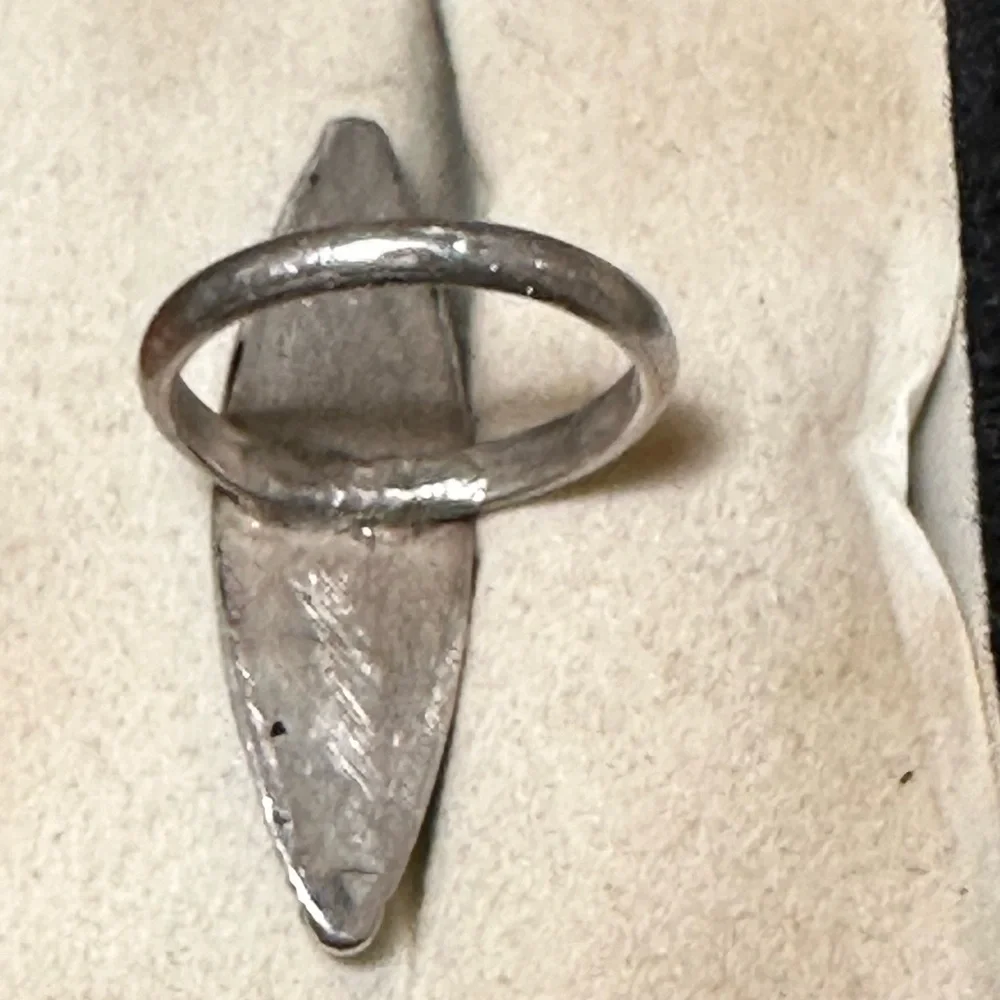 Native American vintage 925 sterling silver and inlaid malachite Zuni Ring